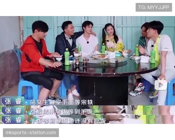 李小鹏走进咖啡店掏出那张卡，我的手汗都出来了