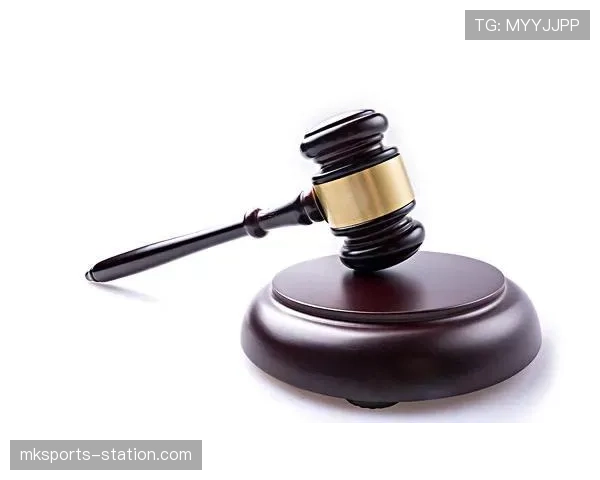 裁判在处理同时发生的犯规时依据判罚优先级规则如何裁定